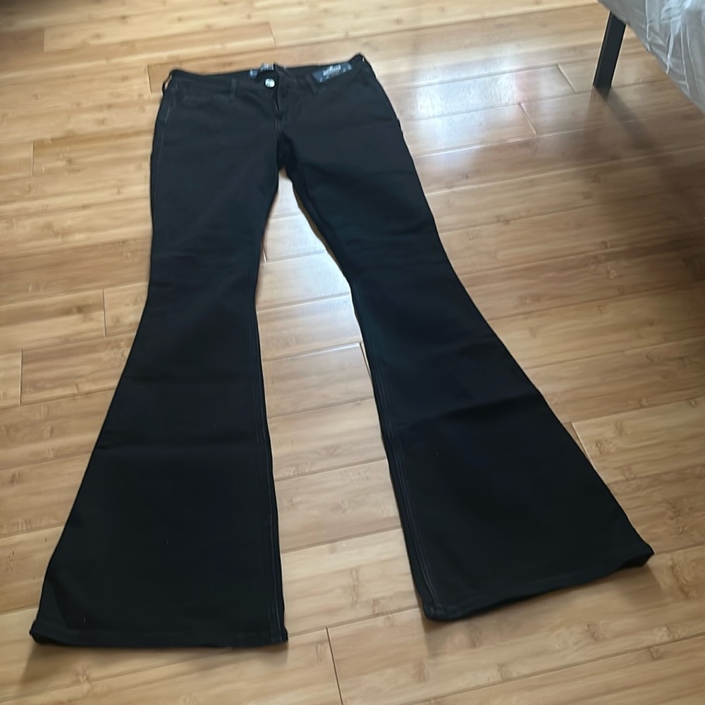 Size 5 long black hollister jeans.